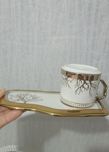 Altın Detaylı Beyaz Kahve Fincanı ve Tabağı - Görsel 3