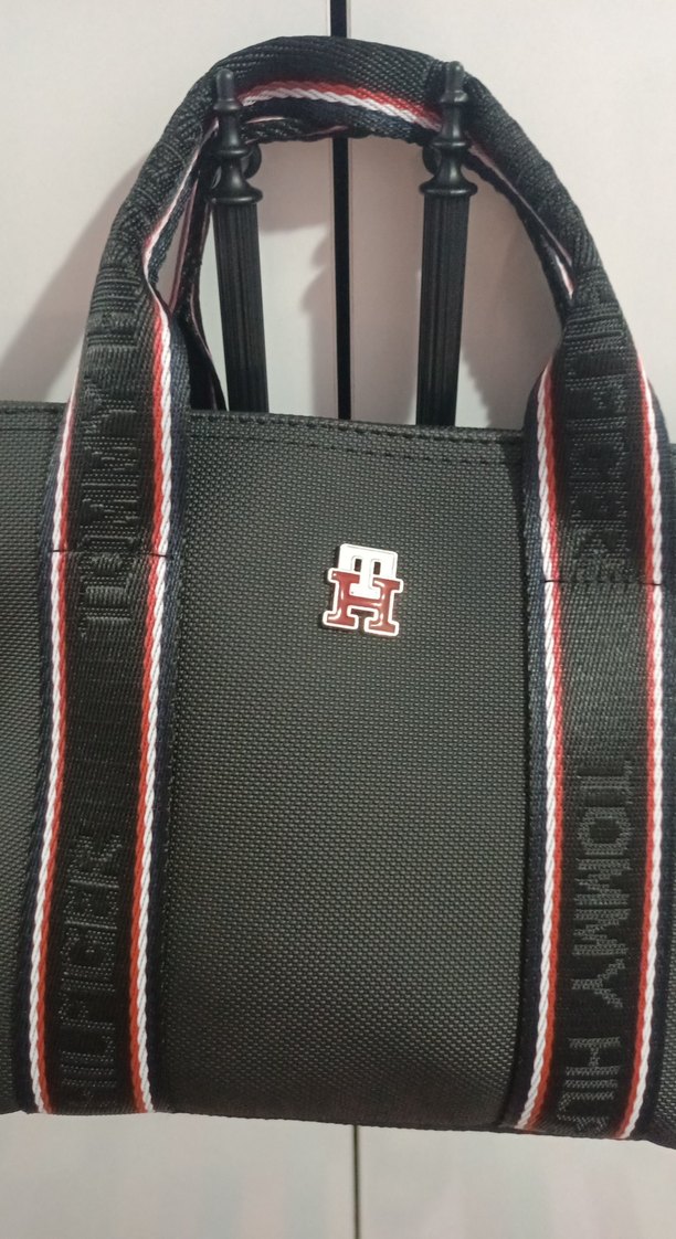 Tommy Hilfiger Siyah Fermuarlı Kadın Çanta - Görsel 2