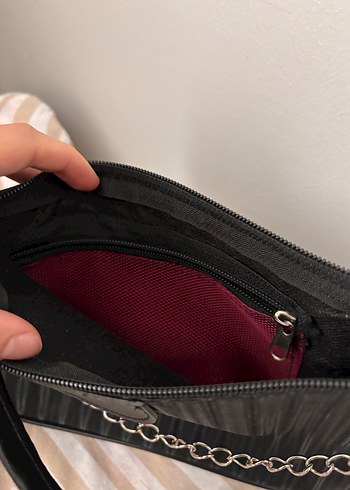 Zincir Detaylı Siyah Çizgili Deri Kadın Çanta - Görsel 2