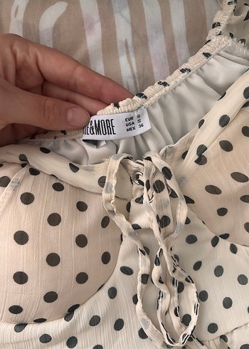 Beyaz Puantiyeli, Fırfırlı, kısa elbise - Görsel 4