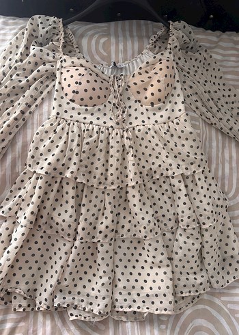 Beyaz Puantiyeli, Fırfırlı, kısa elbise - Görsel 2