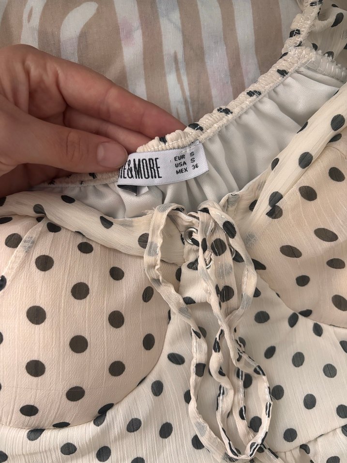 Beyaz Puantiyeli, Fırfırlı, kısa elbise - Görsel 4