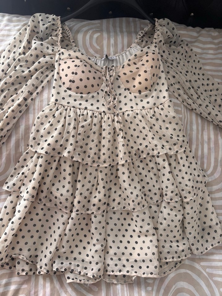 Beyaz Puantiyeli, Fırfırlı, kısa elbise - Görsel 2