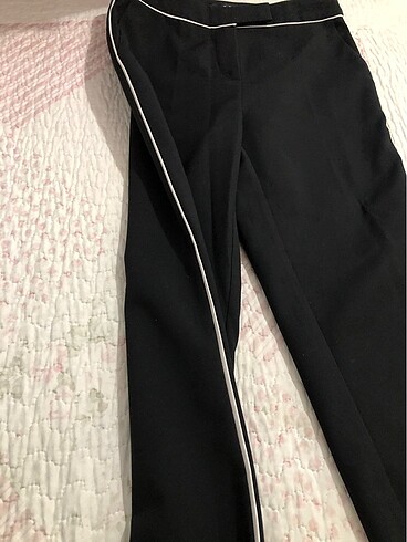 beyaz çizgi detaylı pantolon - Görsel 3