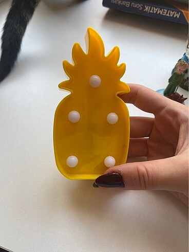 ananas dekorasyon ışıklı