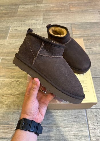 Ugg mini dark