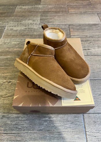 37 Beden Ugg mini brown
