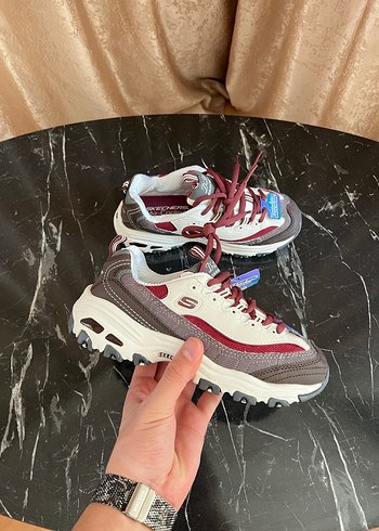 Skechers dlites burgundy clouth