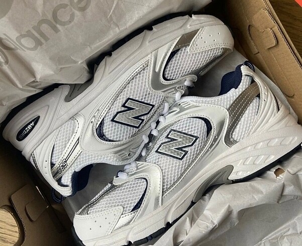 New Balance 530 Retro (dar kalıptır)