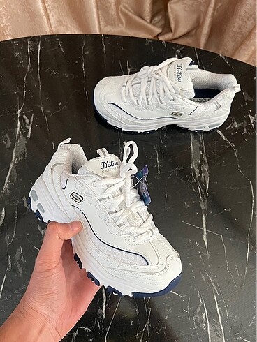 Skechers White navy