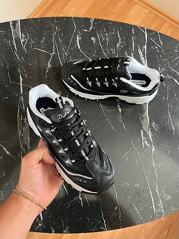 Skechers Now Then