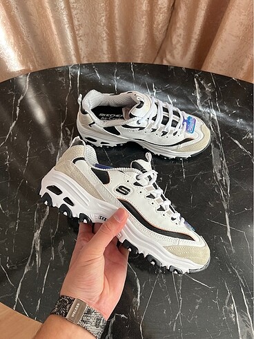 Skechers White stripet