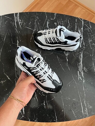 Skechers New retro