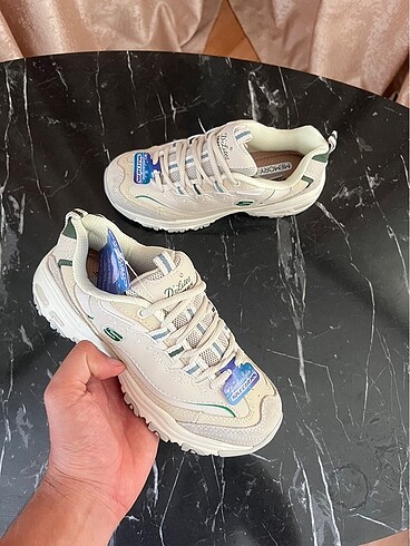 Skechers Cream green
