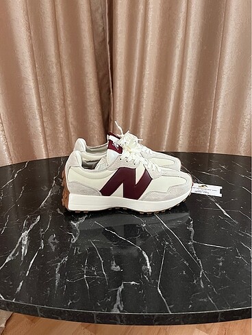 New balance 327 white bordoaux