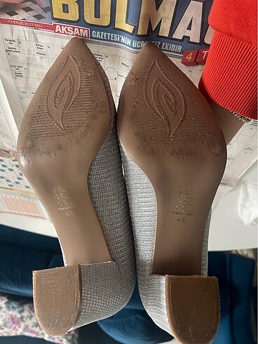 Gümüş kalın topuklu ayakkabı - Görsel 3