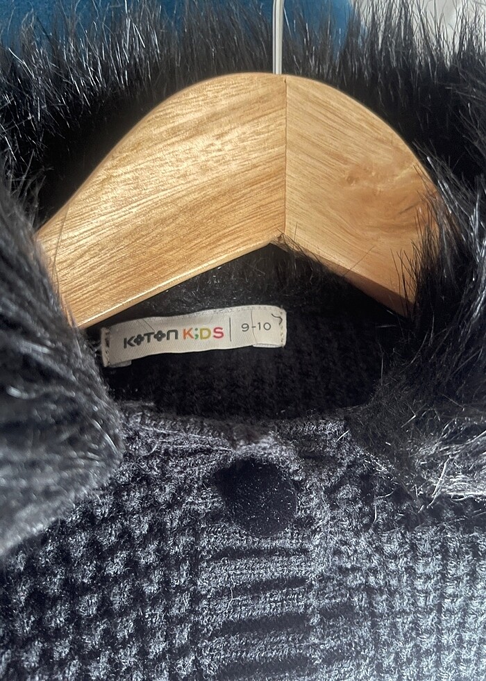 Koton siyah kürklü panço - hırka - Görsel 3