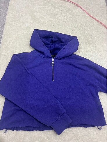 Crop sweatshirt