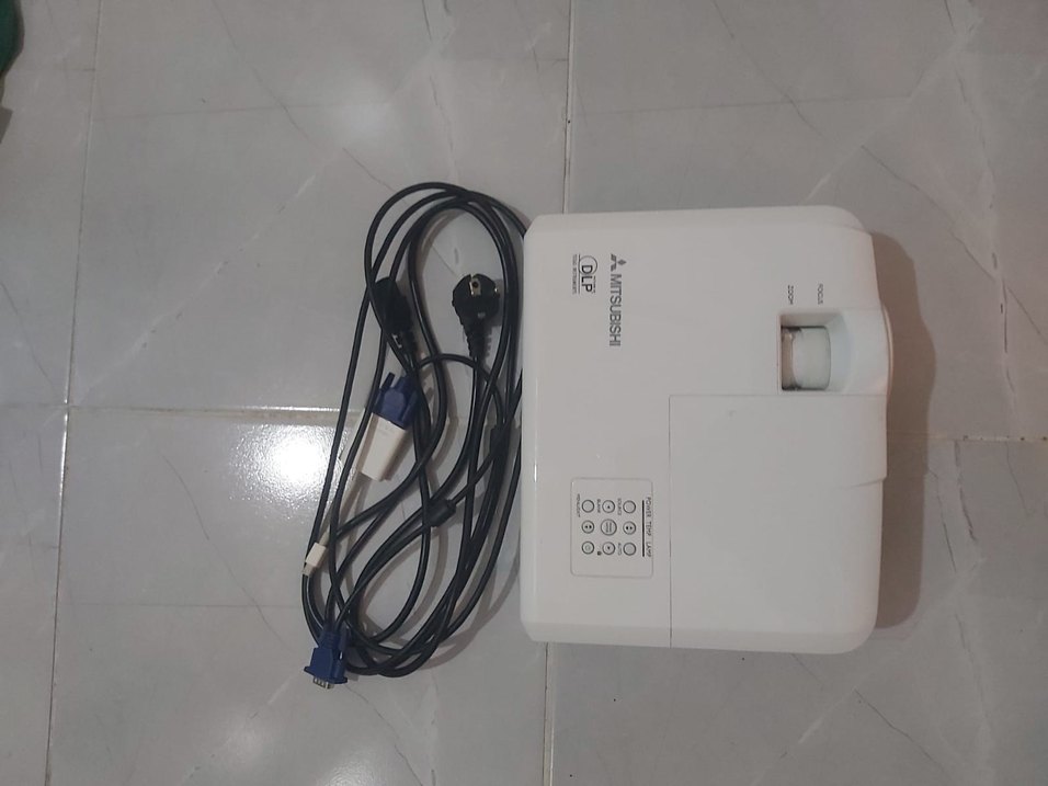 Beyaz Mitsubishi DLP Projektör - Görsel 4