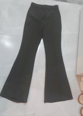 Düz Kesim Siyah Kadın İspanyol Paça Pantolon - Görsel 3