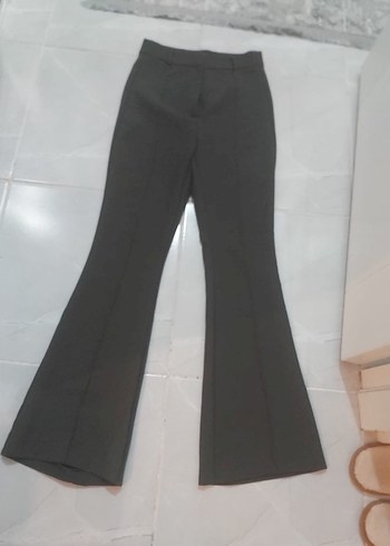 Düz Kesim Siyah Kadın İspanyol Paça Pantolon - Görsel 2