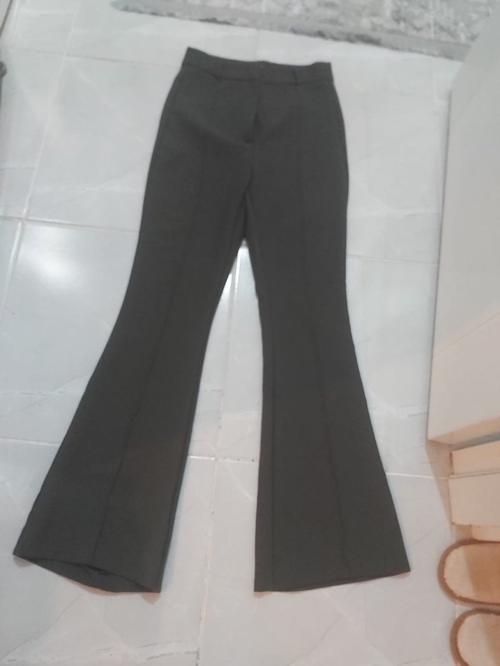 Düz Kesim Siyah Kadın İspanyol Paça Pantolon - Görsel 2