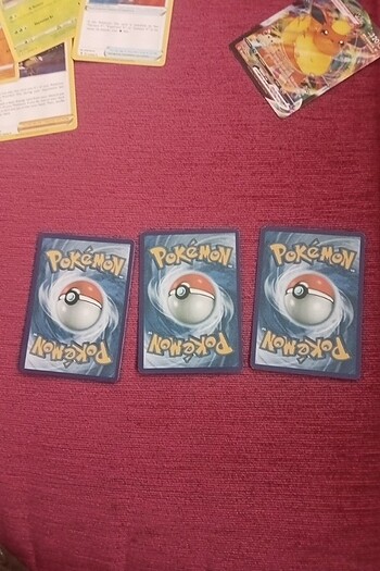 Beden Pokemon kartları 3 tanedir 2 değerli