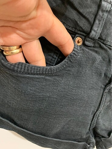 xs Beden Bershka 34 beden likralı mini kot şort