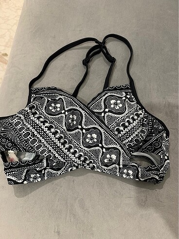 Penti 38 beden siyah desenli bikini üstü