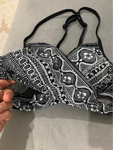 Penti Penti 38 beden siyah desenli bikini üstü
