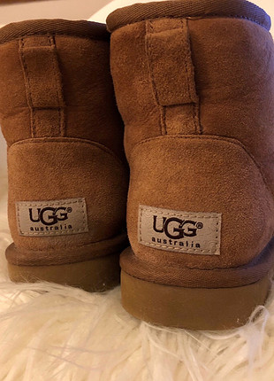 36 Beden kahverengi Renk Harvey nicholsdan geçen sene alındı ugg classic mini I