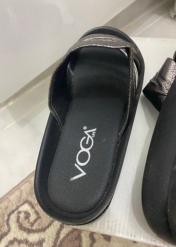 Gri Yılan Desenli Dolgu Topuk Kadın Terlik - Görsel 4