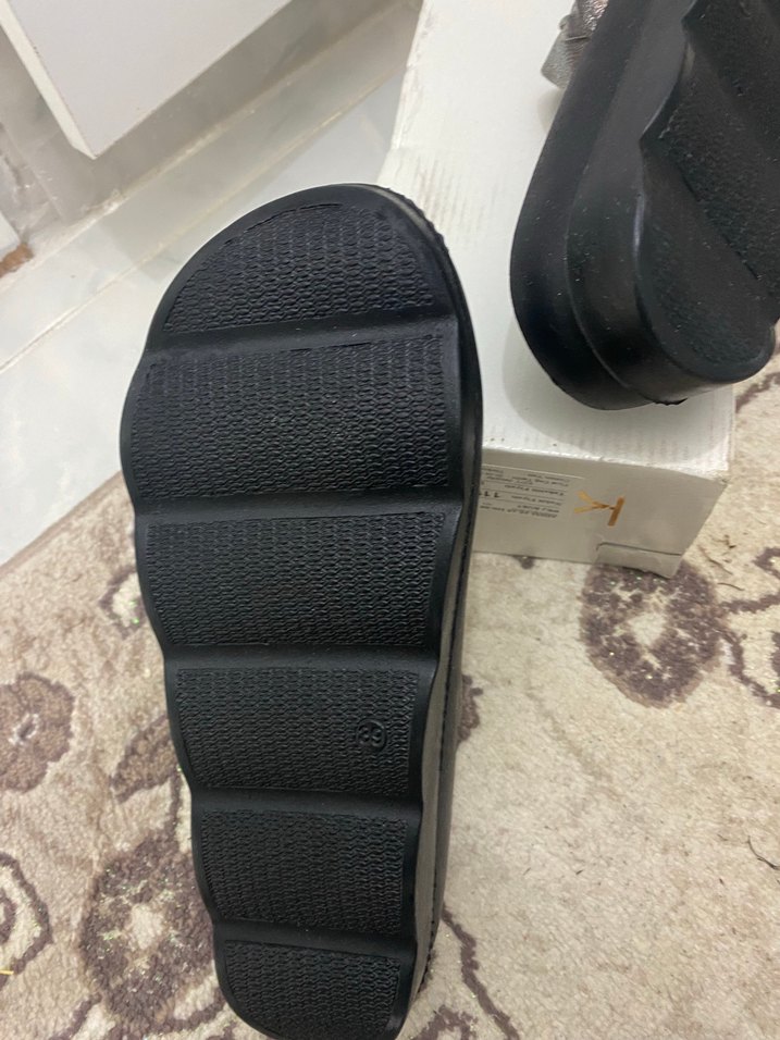 Gri Yılan Desenli Dolgu Topuk Kadın Terlik - Görsel 3