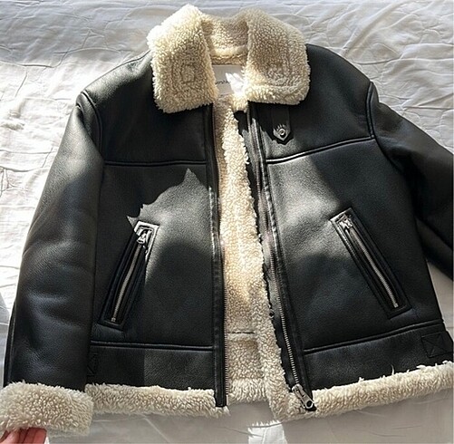 Bershka deri mont