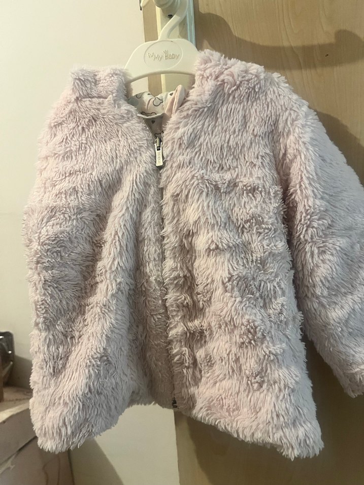 Kız Çocuk Pembe Peluş Kapüşonlu Mont - Görsel 5