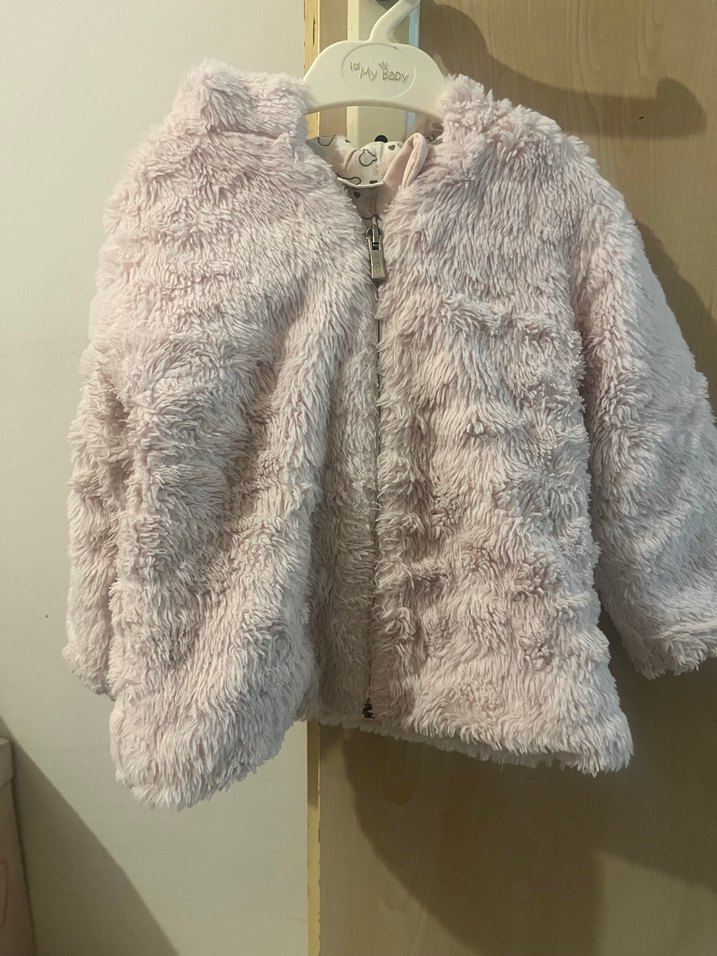 Kız Çocuk Pembe Peluş Kapüşonlu Mont - Görsel 2
