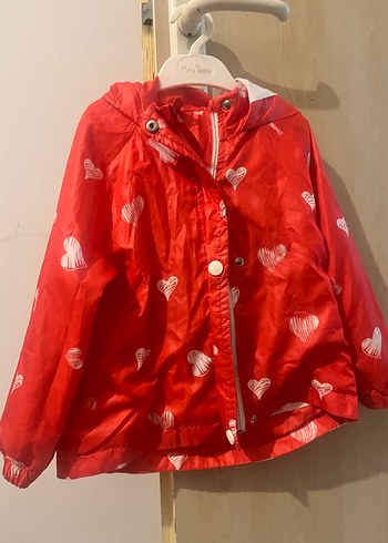 Kız Çocuk Kırmızı Düğmeli Yağmurluk - Görsel 7
