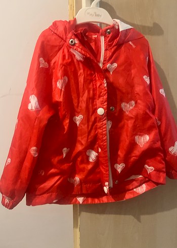 Kız Çocuk Kırmızı Düğmeli Yağmurluk - Görsel 2