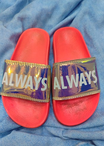 Parlak Desenli Renkli Çocuk Terlik - Görsel 2