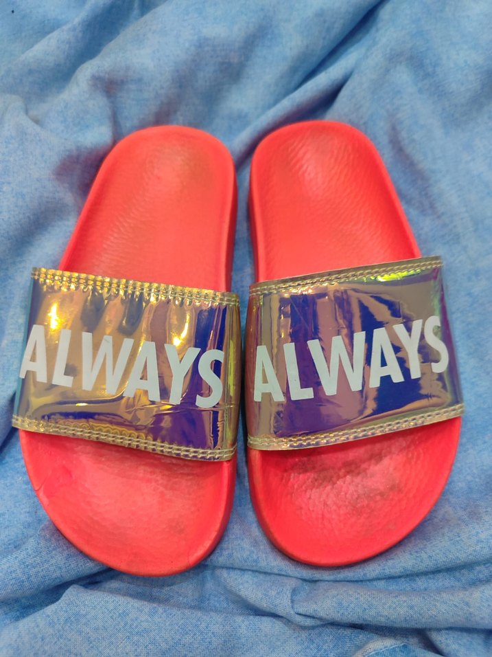 Parlak Desenli Renkli Çocuk Terlik - Görsel 2