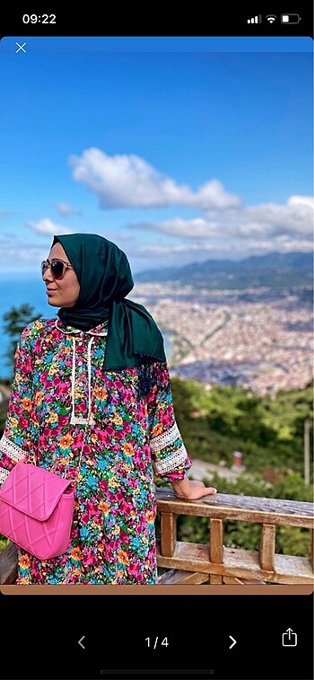 Çiçekli elbise