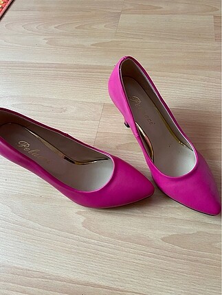 Pembe Stiletto