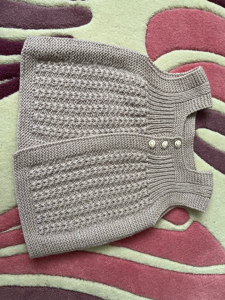 Kız Çocuk Gri Örgü Kolsuz Hırka - Görsel 2