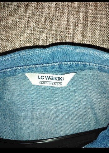 Düğmeli Nakışlı Mavi Denim Gömlek - Görsel 4