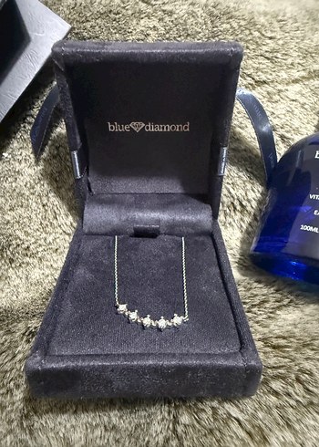 Beden Blue Diamond 5 taş kolye 14K / Hediye olduğundan sertifika yok