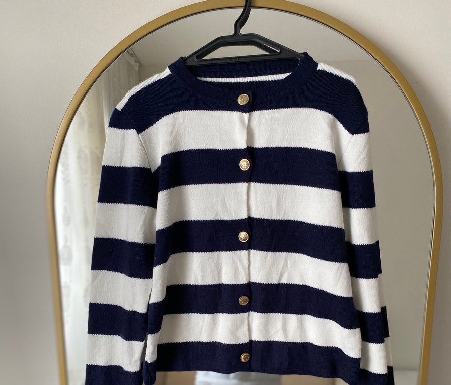 Düğmeli Çizgili Kadın Hırka - Görsel 2