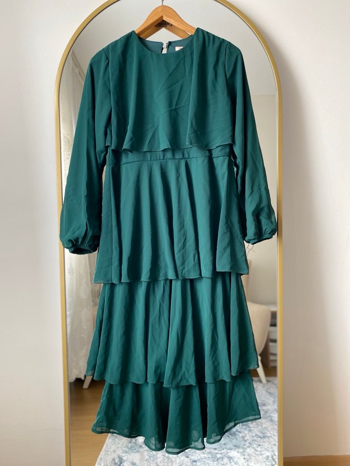 Uzun Koyu Yeşil Fırfırlı Kadın Elbise - Görsel 2