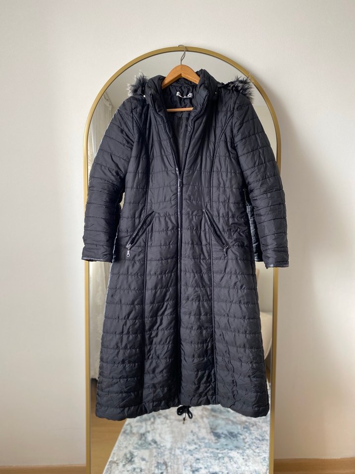 Uzun Siyah Kadın Kışlık Mont - Görsel 2