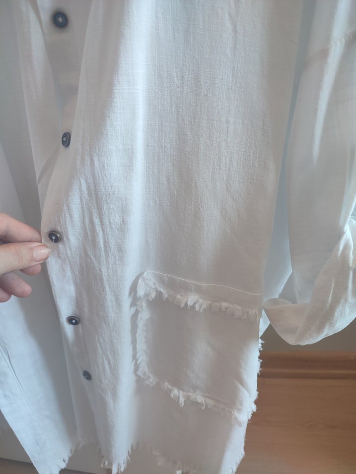 Düğmeli Beyaz Keten Kadın Gömlek - Görsel 4