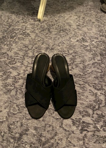 Siyah  Kadın Terlik - Görsel 2